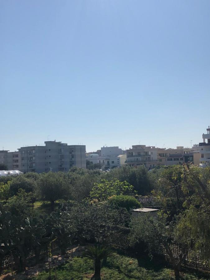B&B Smile Monopoli Buitenkant foto